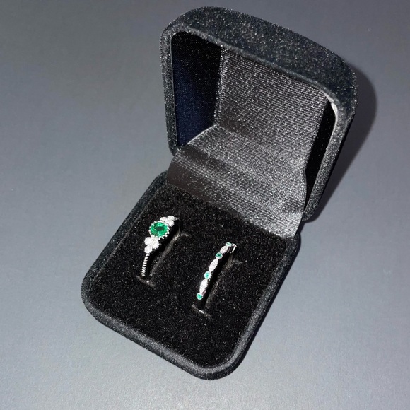 925 Sterling Silver Cubic Zirconia Ring Set - Picture 7 of 9